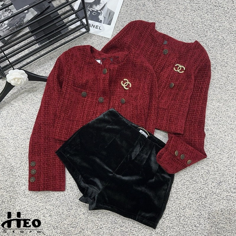 Áo dạ đỏ Cha.Nel sang chảnh