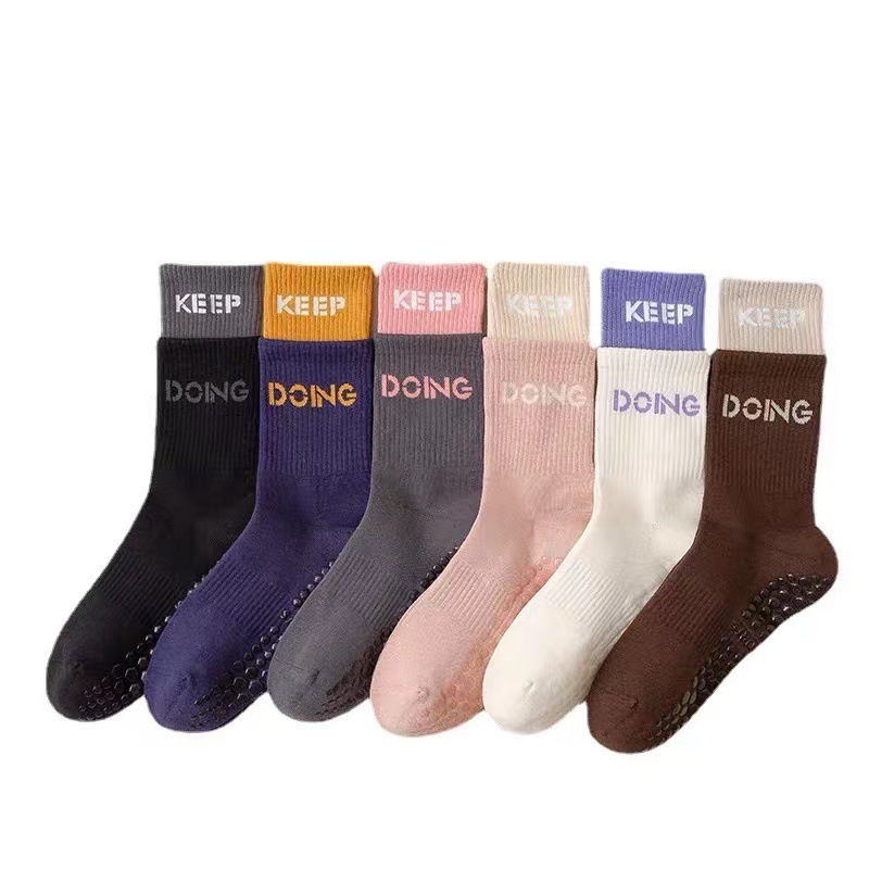 Vớ thể thao nữ Yoga Socks Thoải mái Breathable Medium Cylinder Bottom Silicone không trượt gót chân sàn Socks