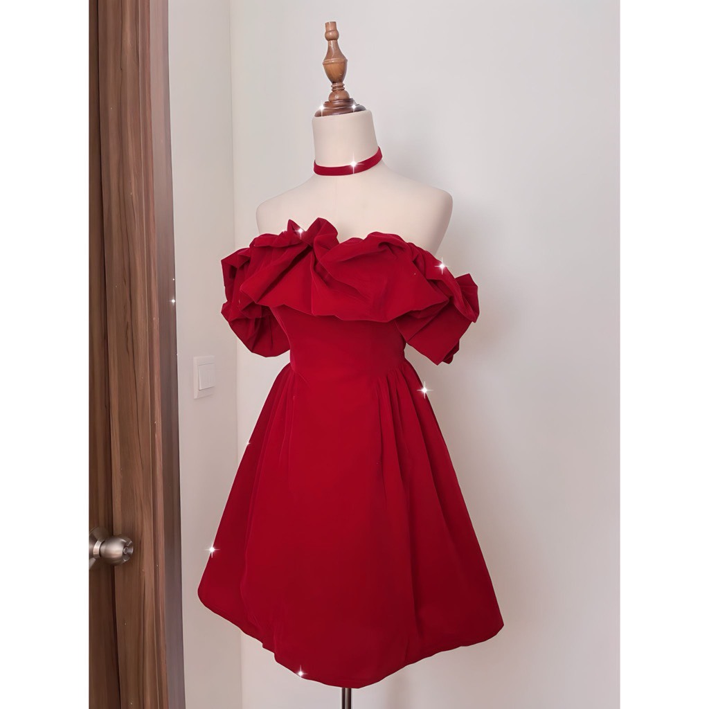 Váy Nhung Đỏ Mặc Noel Cúp Ngực + Quây Vai Bèo + Vòng Cổ