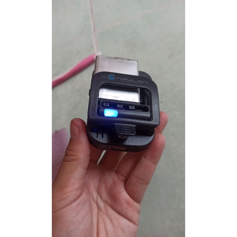 Sạc pin đa năng Konfulon dành cho pin điện thoại, pin máy ảnh ,vvv