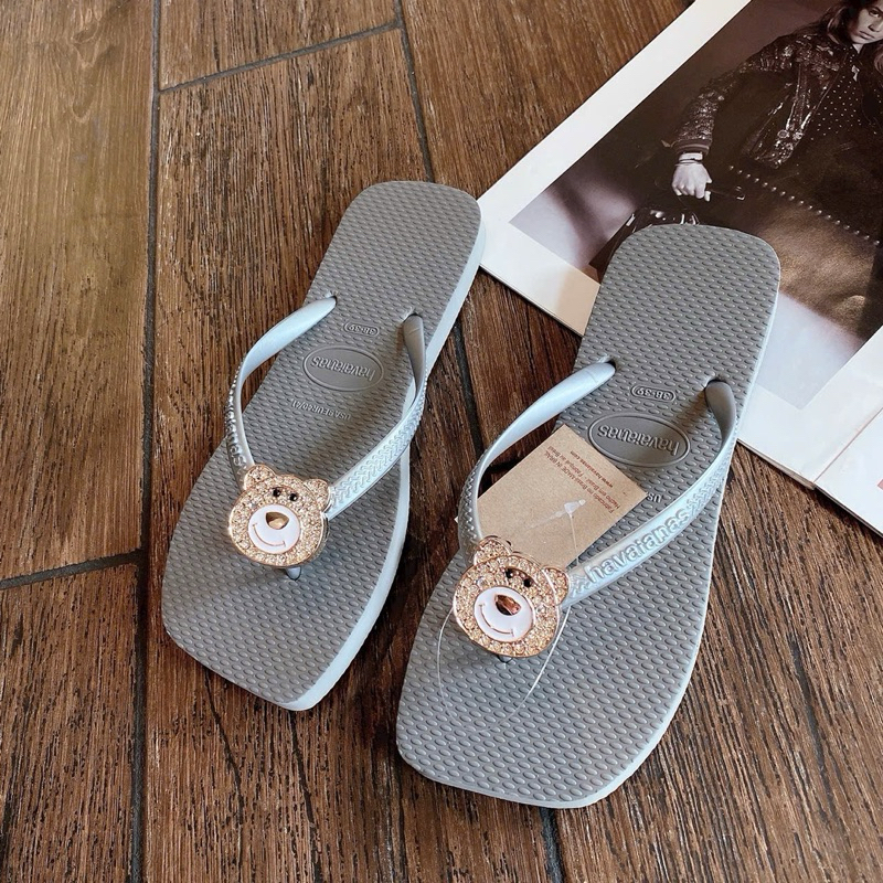 DÉP KẸP NỮ CHARM GẤU DÂU HVN