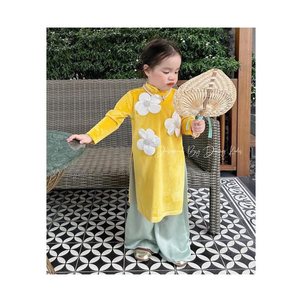 Áo dài nhung gắn 3 nơ to trắng bé gái