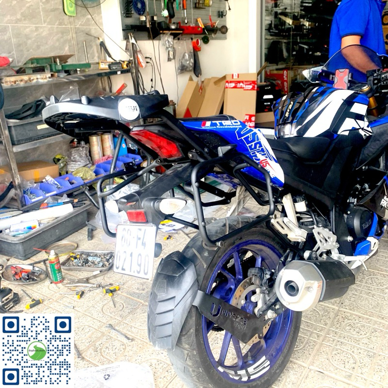 Bộ baga để gắn thùng hông hoặc túi cho xe R15