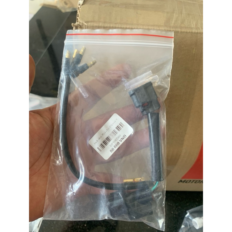 Jack đèn rời giữ giữ zin khi khắn đế Givi M7MN-S cho xe