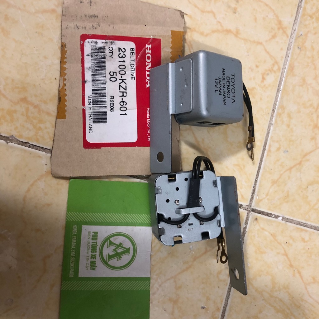 1 Cục kêu báo Xi nhan ting tong Toyota Denso