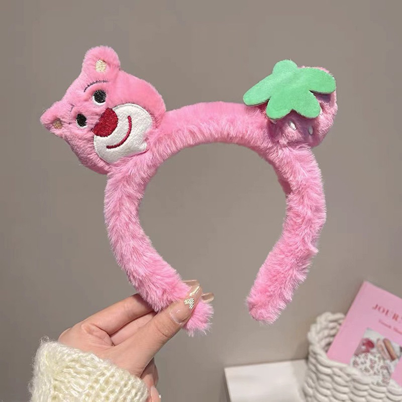 Cài tóc gấu dâu tây hồng lotso dễ thương phủ lông nhung mềm xinh xắn cho nữ hot trend