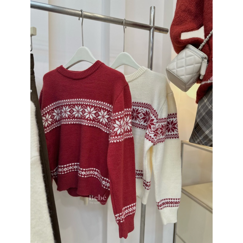 Áo len hoạ tiết bông tuyết