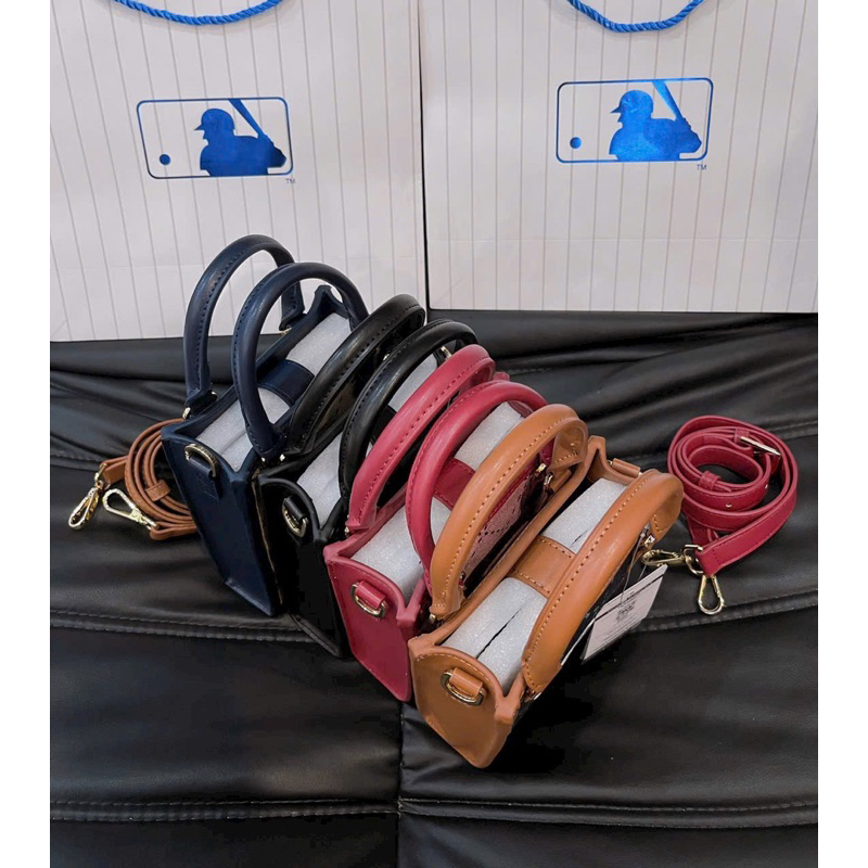 Túi đeo chéo MLB họa tiết monogram