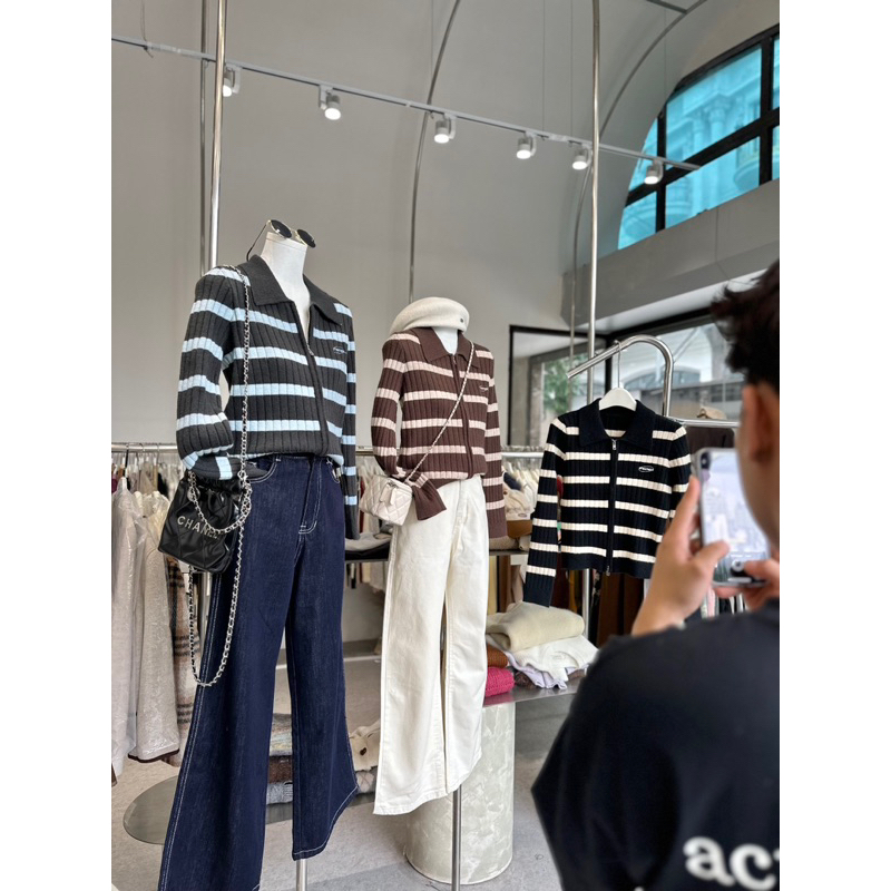 Áo len khoá zip kẻ ngang chất đẹp