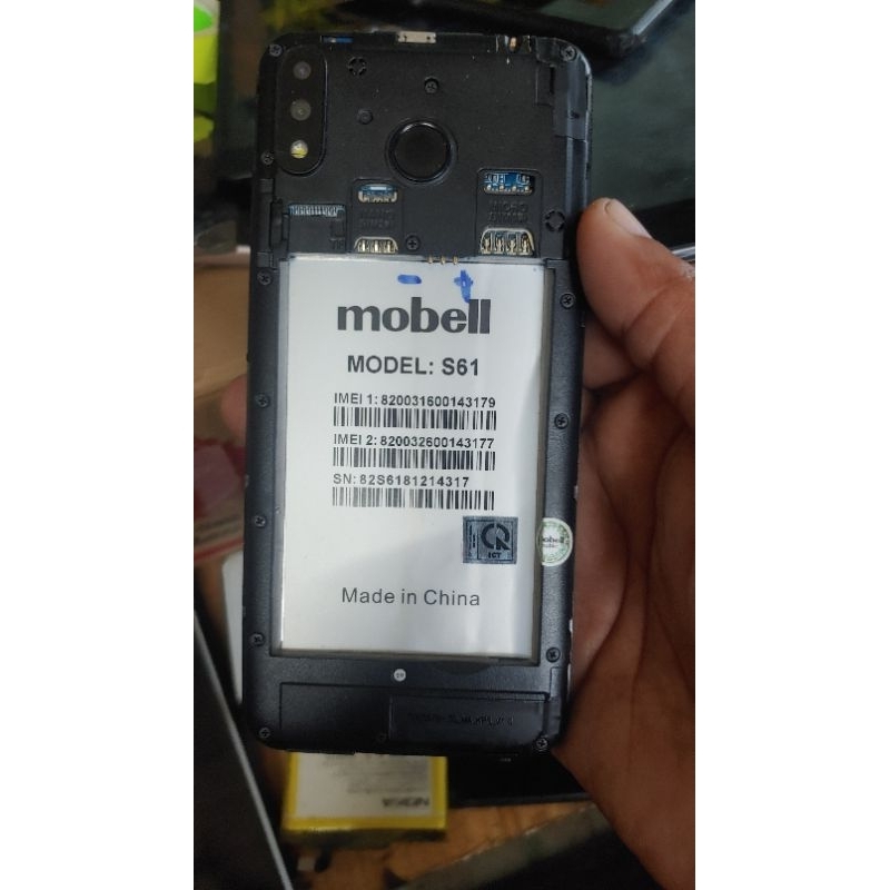 Xác mobell ko pin. android 8.1 về mua pin là dùng như hình