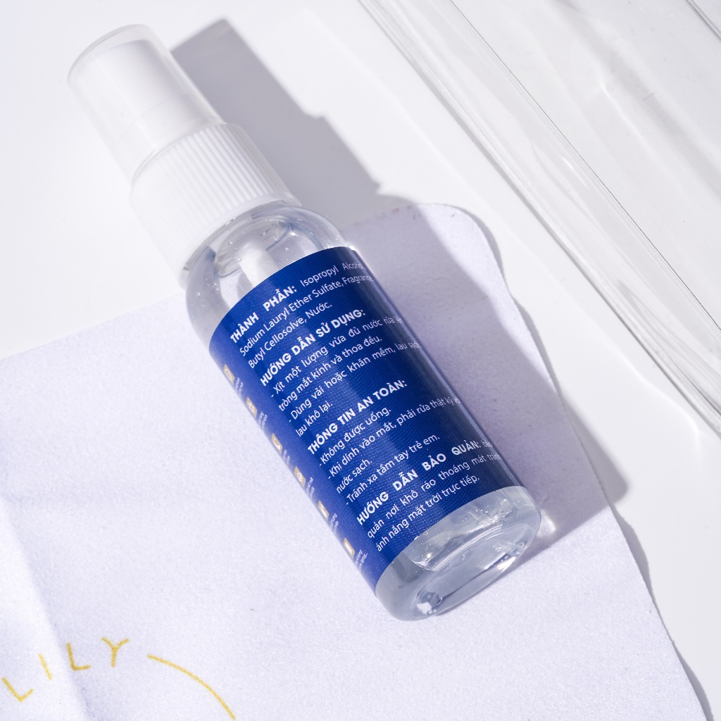 Set nước xịt rửa kính móc khóa khăn lau cao cấp Lily Eyewear