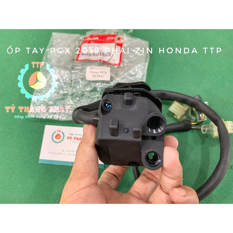 Cùm công tắc PCX 2019 Phải