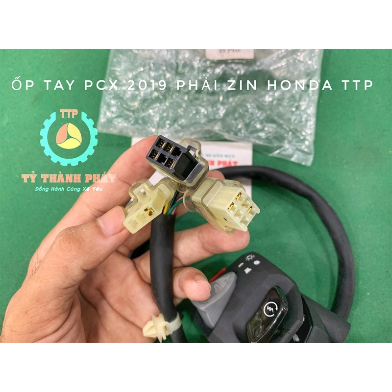 Cùm công tắc PCX 2019 Phải