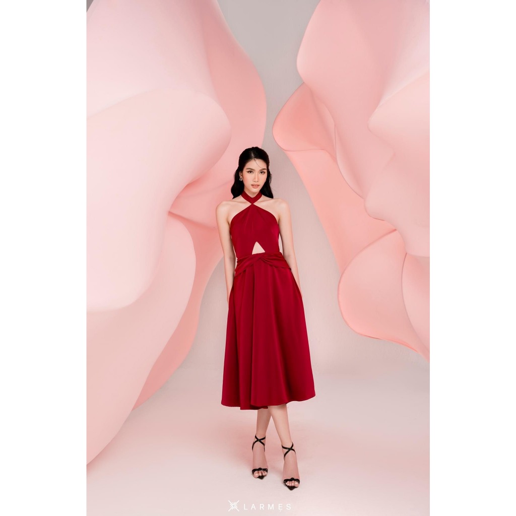 LARMES - Đầm cổ yếm hở lưng Nomadic