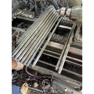 Trục bánh xe 17mm
