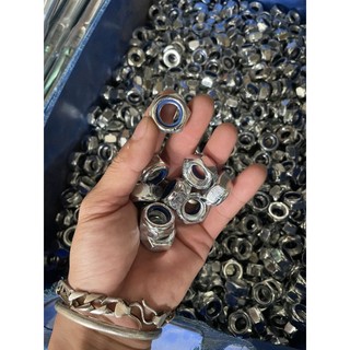trục bánh xe 17mm