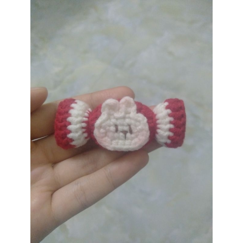 Móc khoá len hình kẹo thỏ giáng sinh