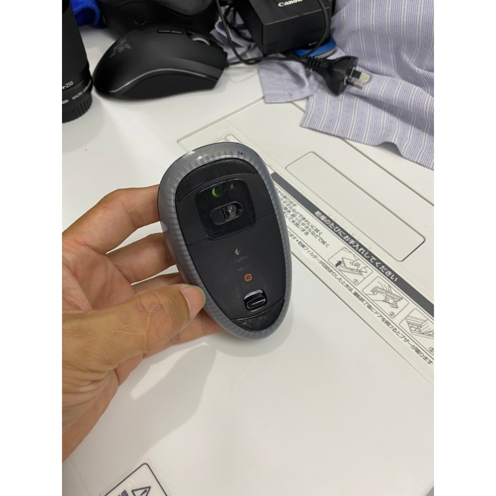 Chuột không dây Logitech Touch Mouse M600