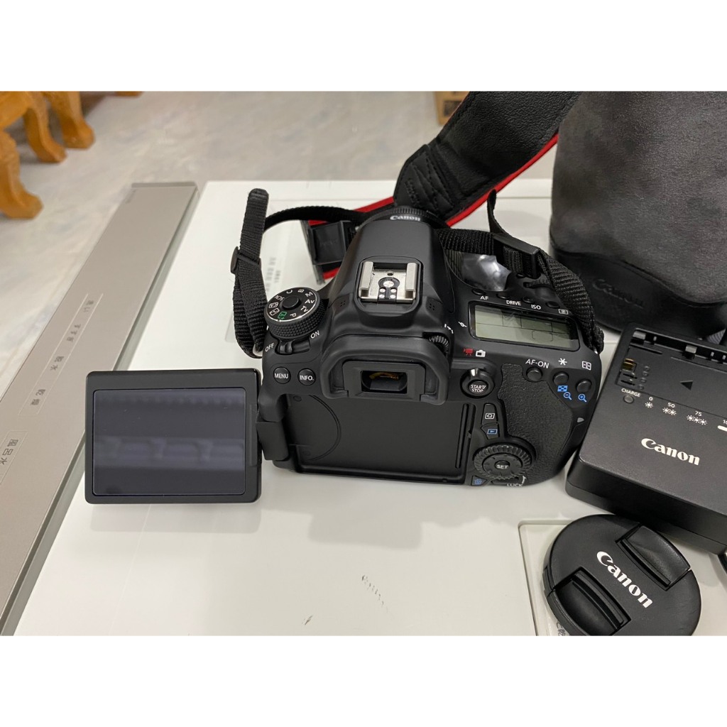 Canon 70D kèm lens 18-55 Stm cực mới hoàn hảo