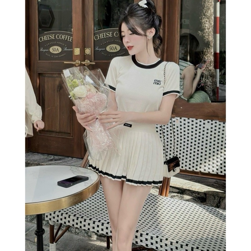 Set Len MiuMiu Kèm Chân Váy Xếp Ly ,Phong Cách Hàn Quốc