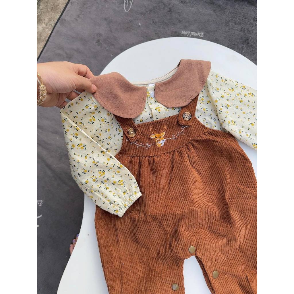 Sét yếm nâu tây áo hoa cổ sen 5-13 Kg,Sét thu cho bé gái chất nhung tăm mềm .