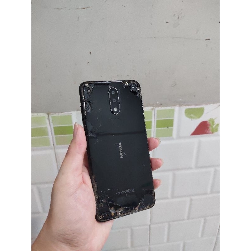 Xác điện thoại cũ  Nokia 5.1 Plus  sọc màn, cảm ứng còn dùng được, chữa cháy