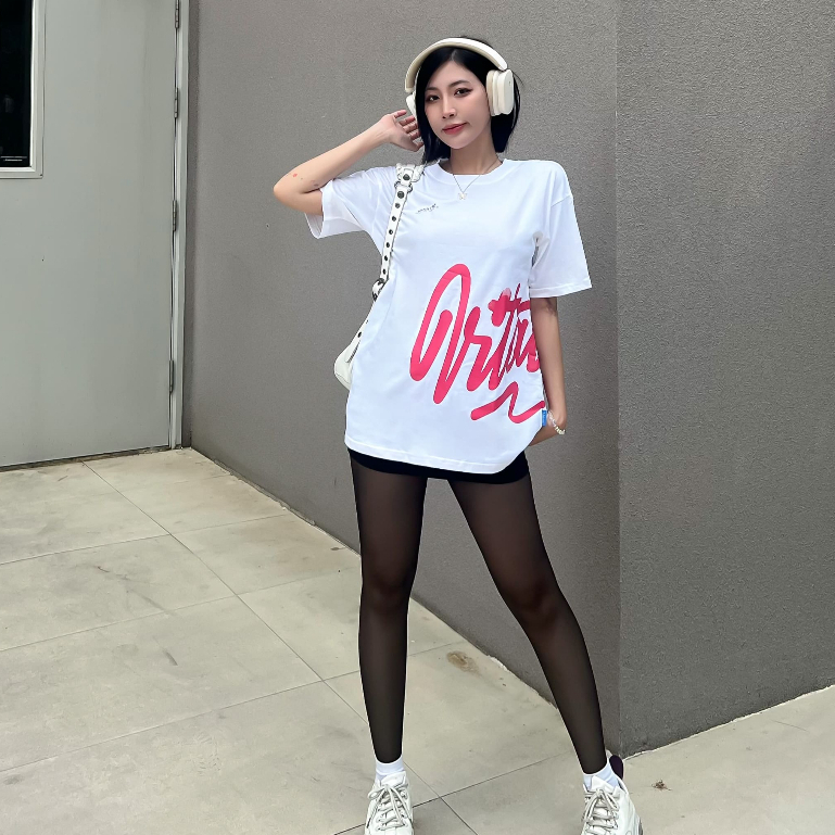 Áo Thun VITALITÉ PINK GRAFFITI TEE - TRẮNG