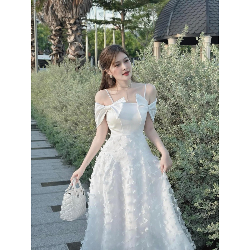 ĐẦM MIDI REN BỨM XOÈ RỚT VAI GAID000319