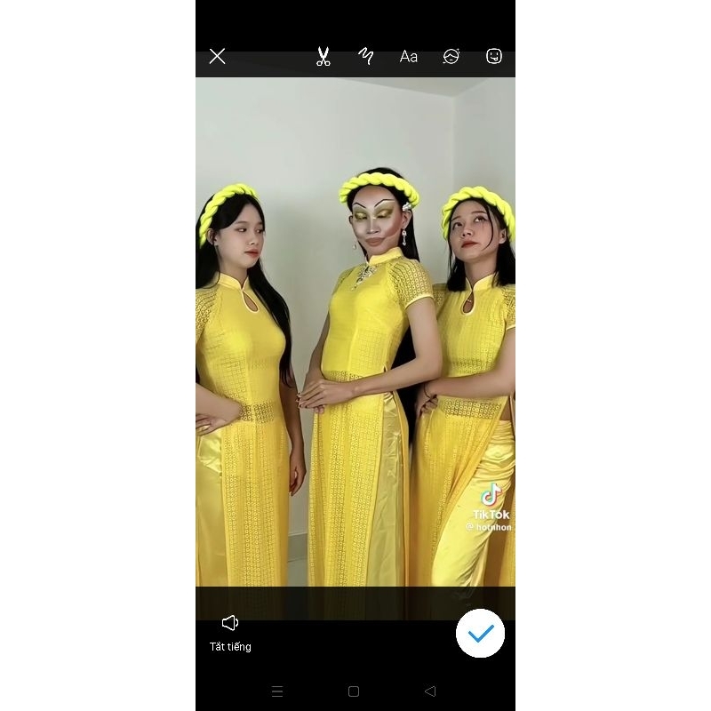 Áo dài ren tơ tầm