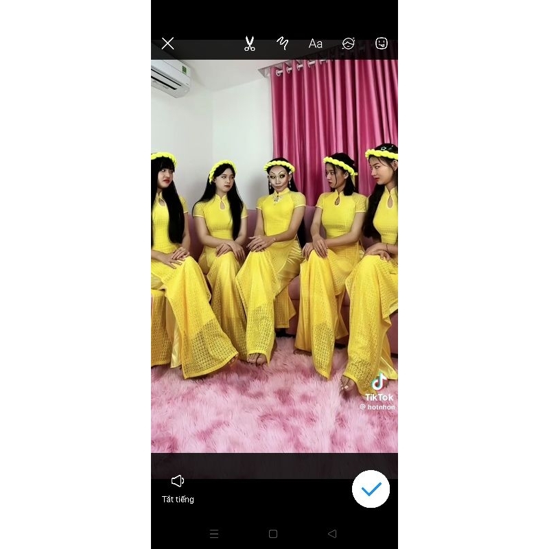 Áo dài ren tơ tầm