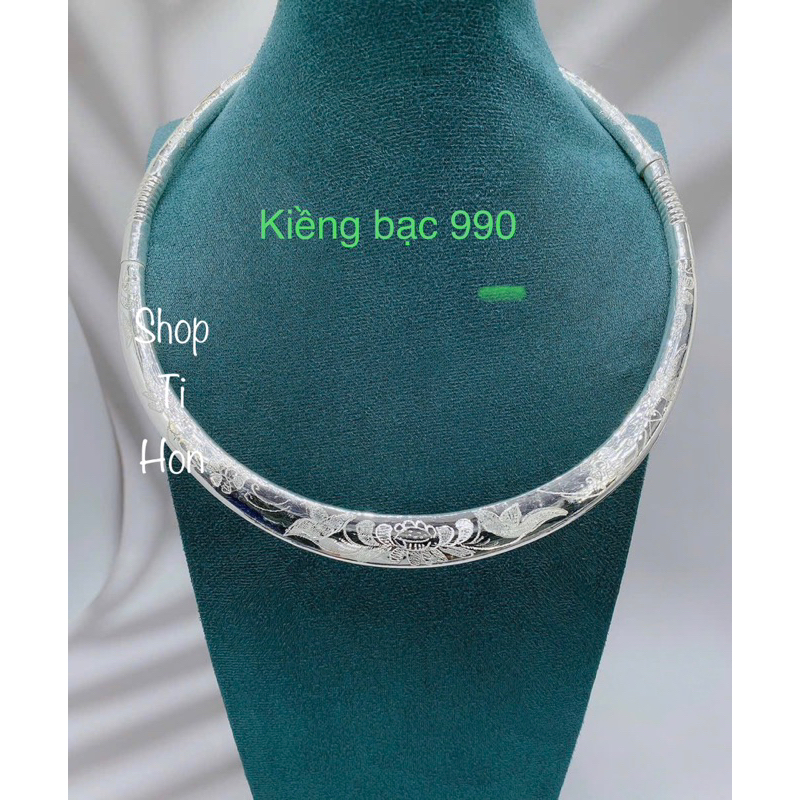 Kiềng bạc khoá vặn chạm hoa văn shop giao chạm ngẫu nhiên