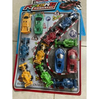 Vỉ 12 chiếc mô hình đồ chơi ô tô, xe địa hình, máy bay, chạy bằng trớn hoặc mô hình , như hình