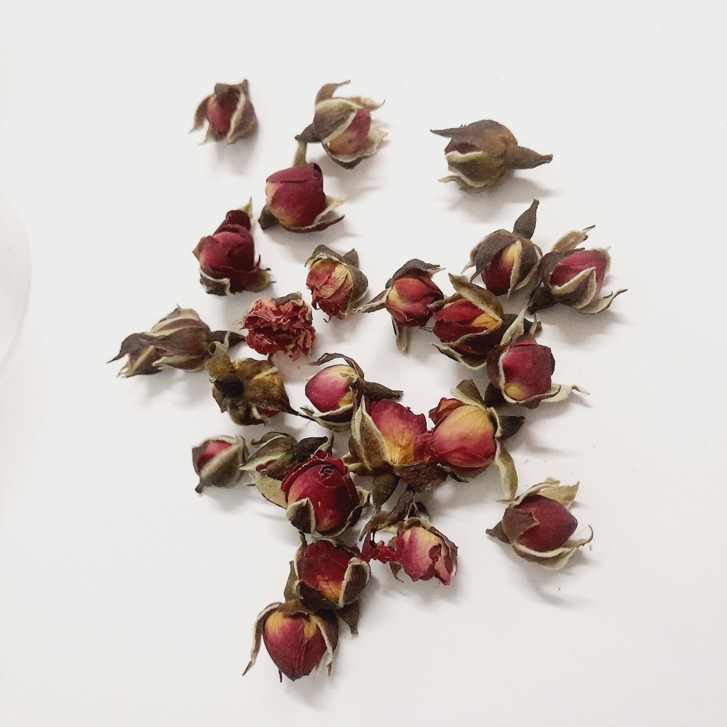 Nụ hoa hồng khô dùng trang trí resin, thiệp, nến handmade