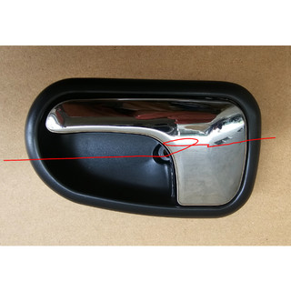 Tay mở cửa trong Ford Laser, Mazda 323
