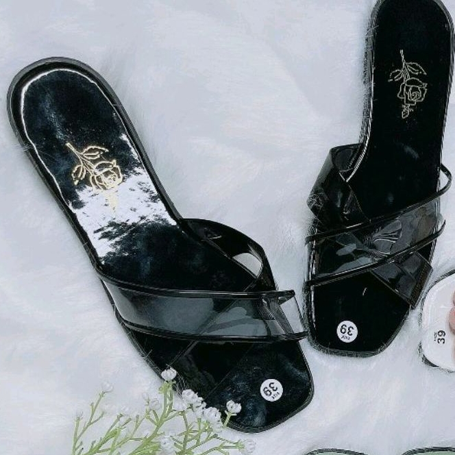 Dép chéo 2 sọc ôm chân dễ mang cho chị em dạo phố