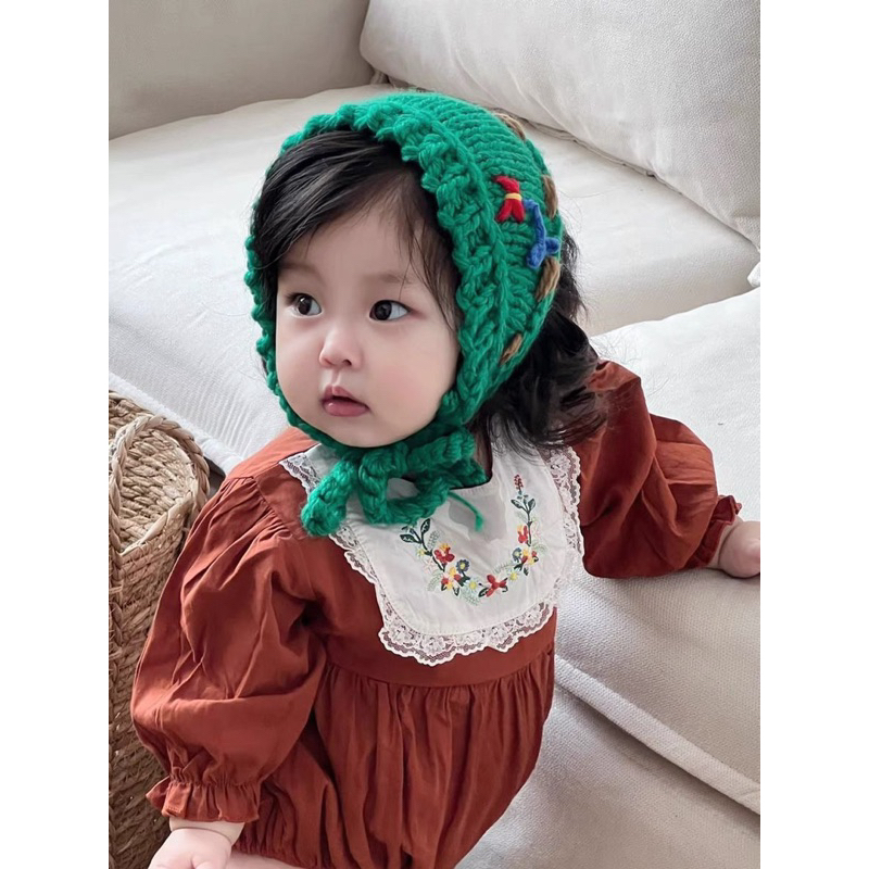 Khăn len handmade style bà già cute cho bé gái xinh xắn