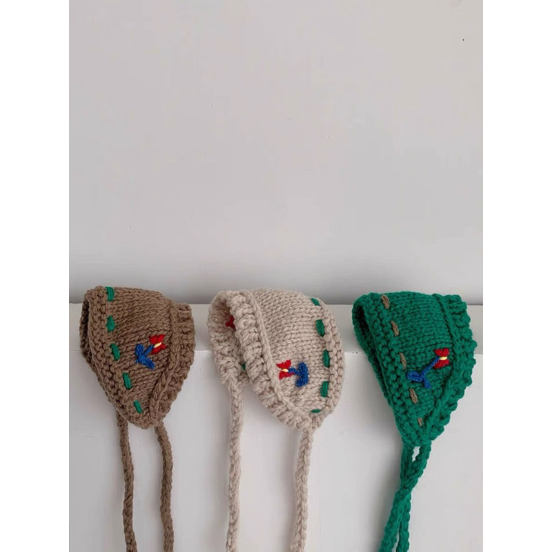 Khăn len handmade style bà già cute cho bé gái xinh xắn