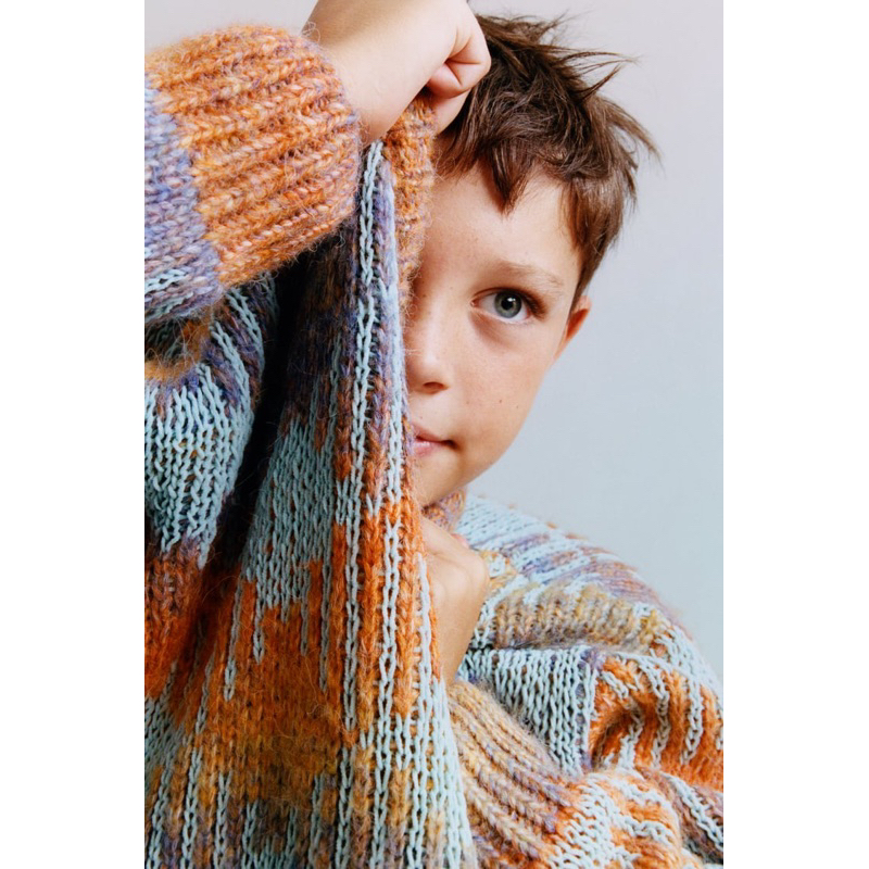 Áo len hoạ tiết Zxr cho bé