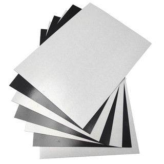 Nam châm dẻo A4, nam châm lá khổ A4 dày 0.75mm hoặc nam châm dẻo có băng keo 2 mặt.