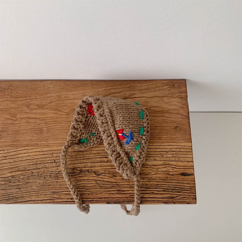 Khăn len handmade style bà già cute cho bé gái xinh xắn