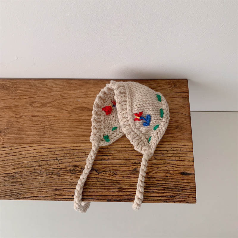 Khăn len handmade style bà già cute cho bé gái xinh xắn