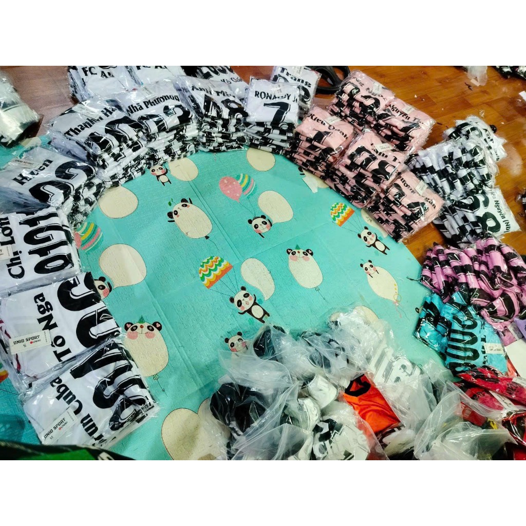 Bộ quần áo bóng đá không logo đỏ - in tên số áo theo yêu cầu - hàng thun lạnh loại 1