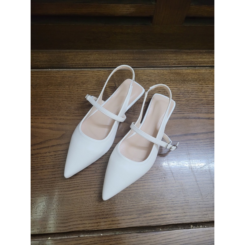 Giày sục cao cấp siêu xinh 2 màu đen trắng đế một phân