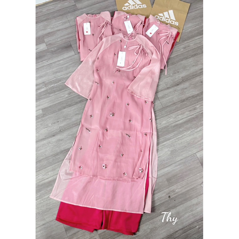 ÁO DÀI HỒNG THÊU HOA CHO NỮ