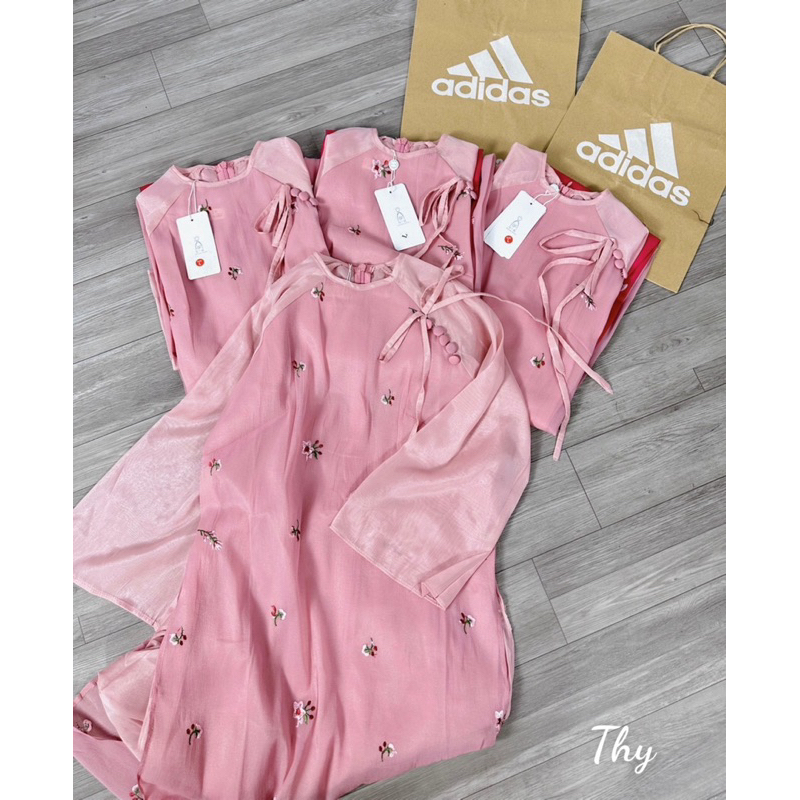 ÁO DÀI HỒNG THÊU HOA CHO NỮ