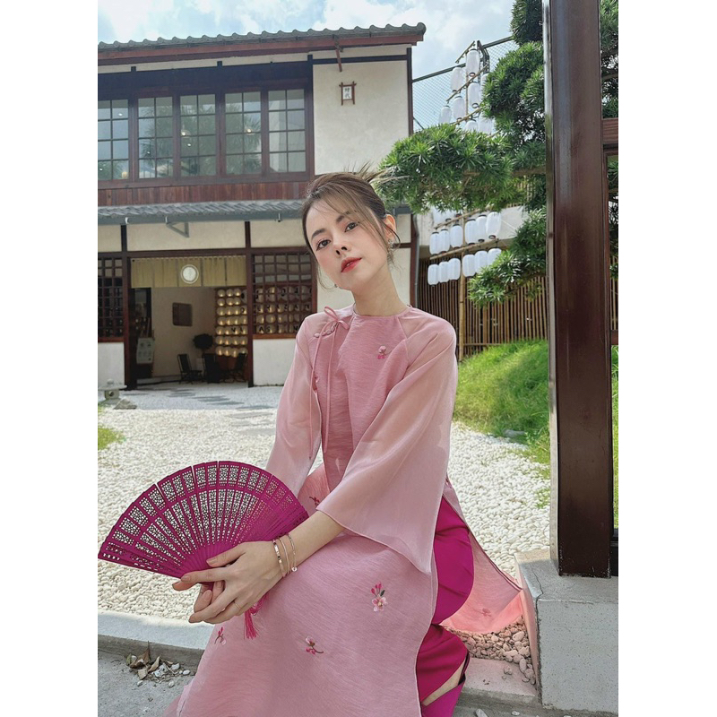 ÁO DÀI HỒNG THÊU HOA CHO NỮ