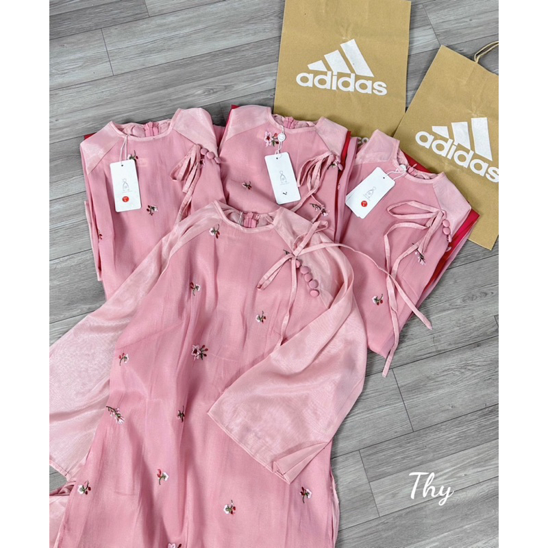 ÁO DÀI HỒNG THÊU HOA CHO NỮ