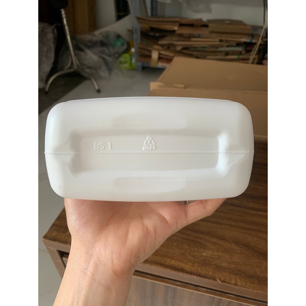 Can nhựa HDPE 1,6L vòi nhấn fi 33