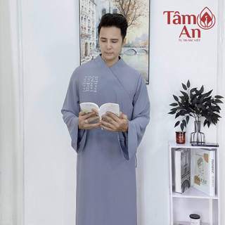 Quần đạo tràng phật tử đi chùa nam