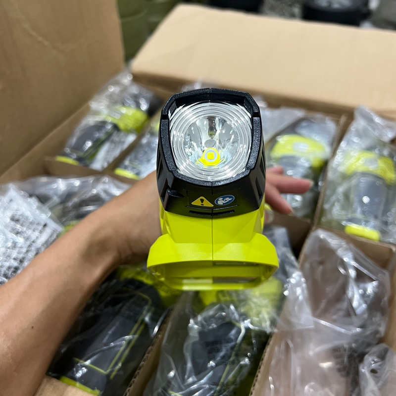 Đèn Led Ryobi P705 Nhập Mỹ Mới 100% Giá Thanh Lý